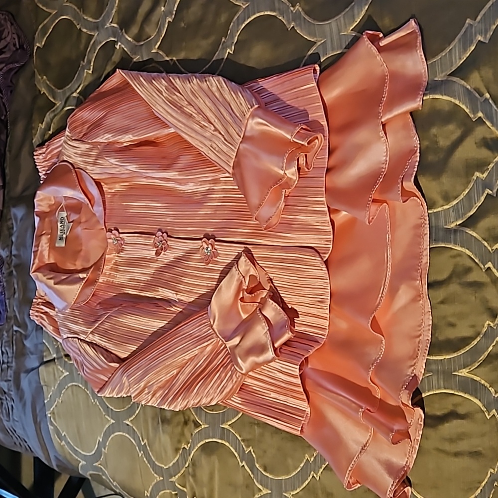 2 piece peach suit 🍑